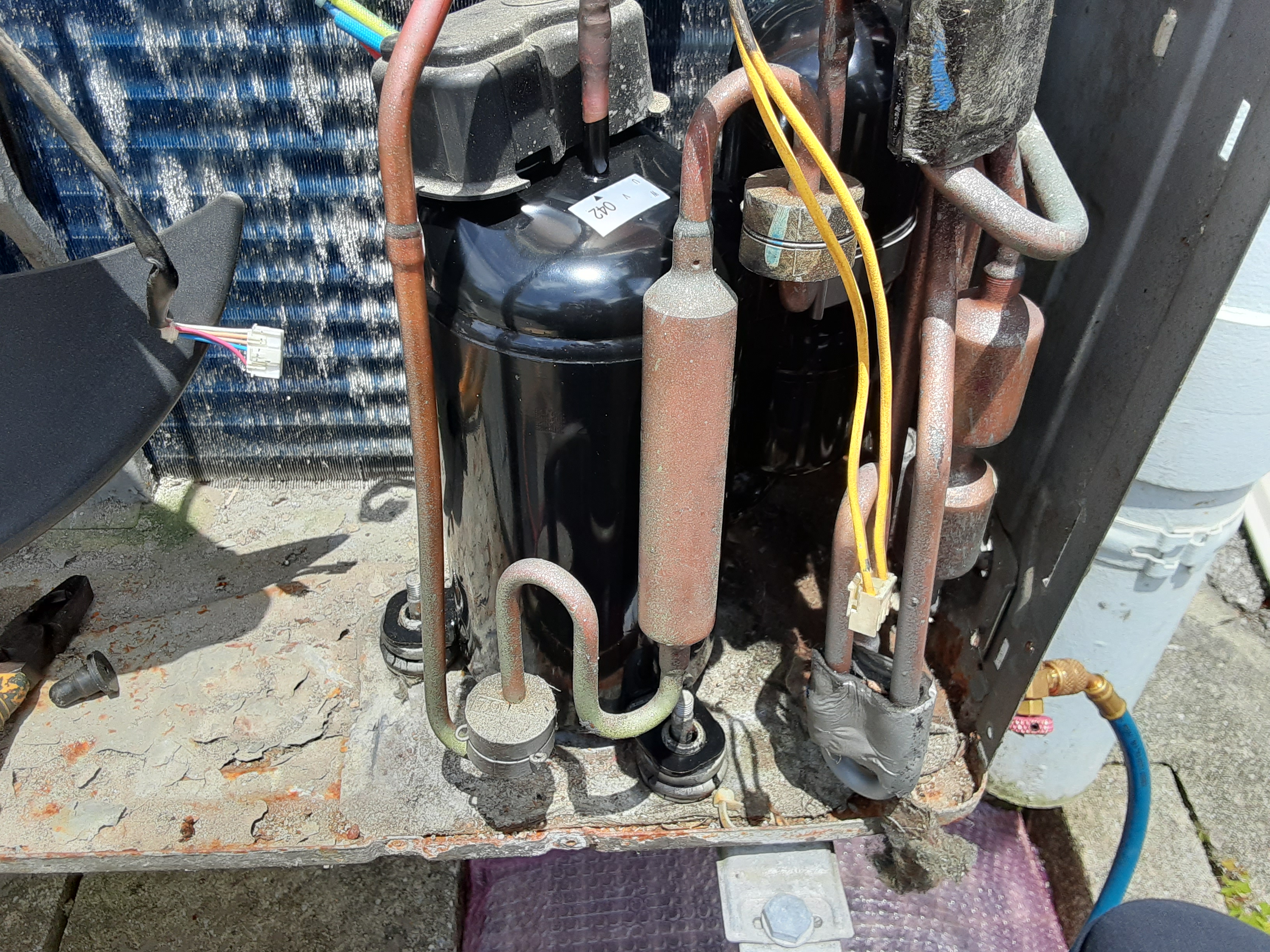 室外機圧縮機